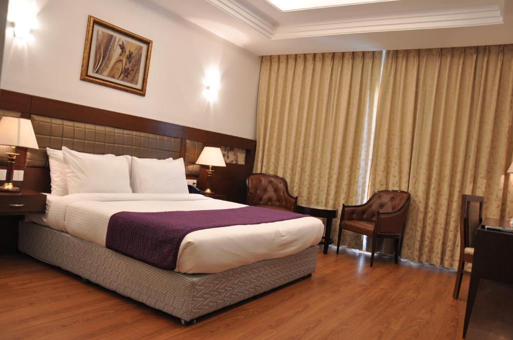 Lilywhite Hotel New Delhi Exterior photo